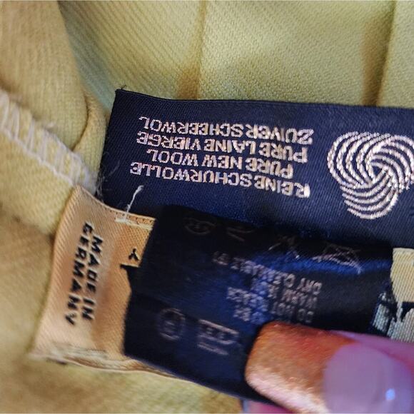 ESCADA GREEN BUTTON SIDE PLEATED SKIRT SIZE 38 (4/6) - Picture 2 of 7